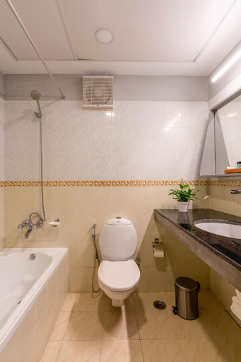 Bathroom 4, Manhattan Business Hotel, Malé