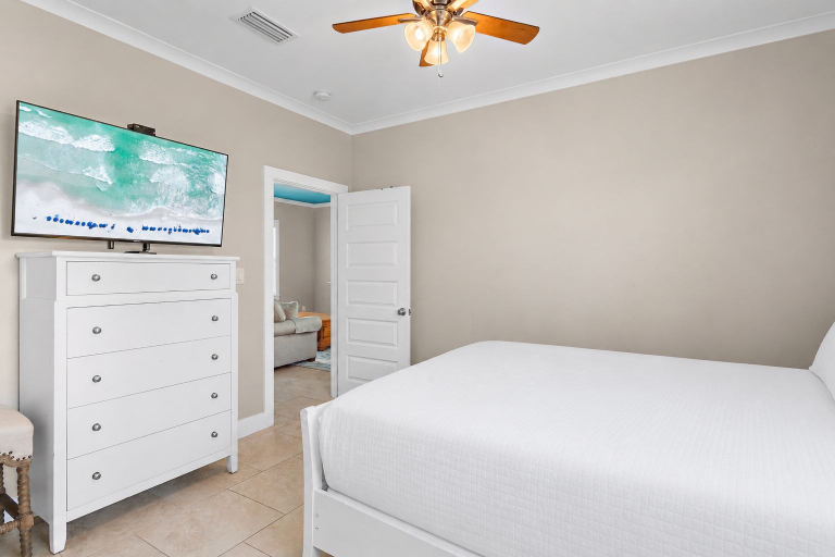 Bedroom 2, White Sands Escape, Walton