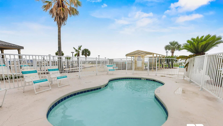 Room 2, Golden Sunsets - 2 Bed Pool Beach Fun, Baldwin
