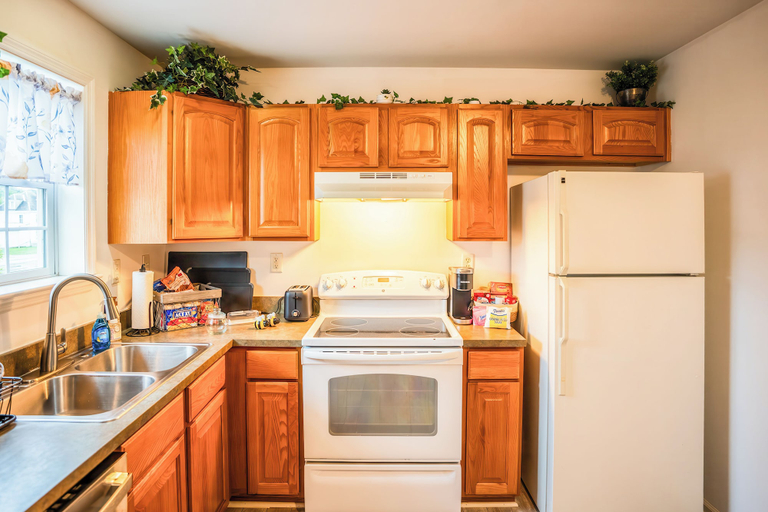 Private kitchen 4, The Retreat on Maiden, Greene