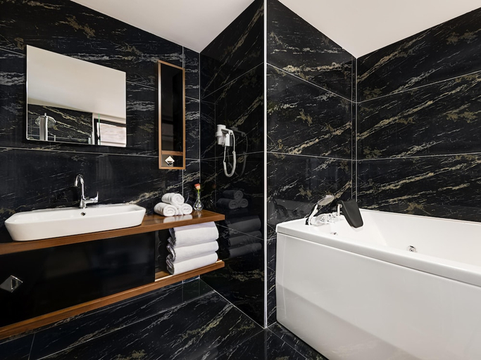 Bathroom 3, Mövenpick Hotel Trabzon, Merkez