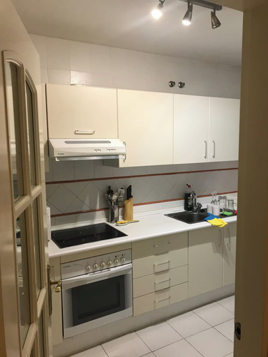 Private kitchen 5, Apartment Sleeps 8 With Pool and Parking, Málaga