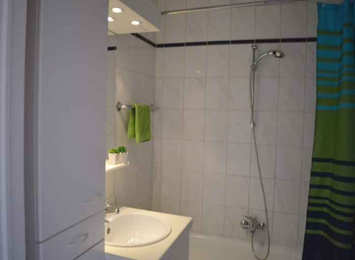 Bathroom 5, Apartment in Blankenberge With Sea View, West-Vlaanderen