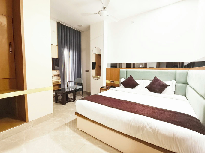 Room 5, Hotel Royal DC, Aligarh