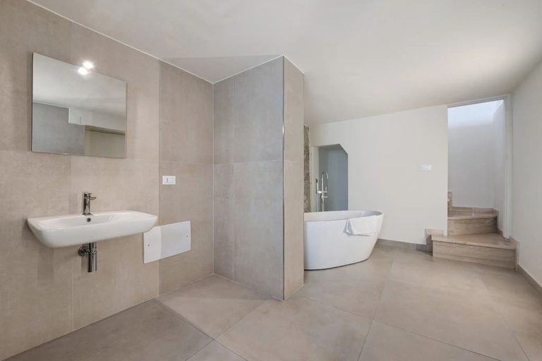 Bathroom 2, Sikania agri relais, Palermo