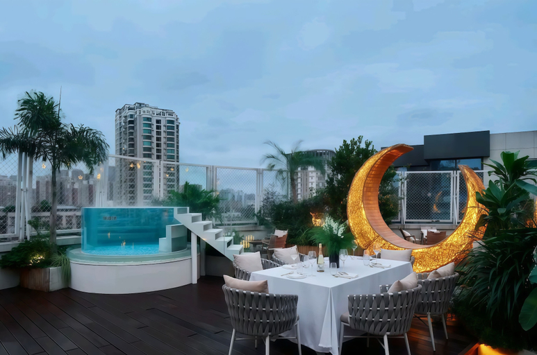 Rooftop terrace 5, Chengdu Yueya Premium Hotel, Chengdu