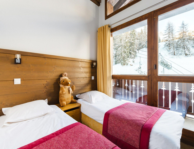Room 5, Alpine Apartment Haven for Four, Hautes-Pyrénées