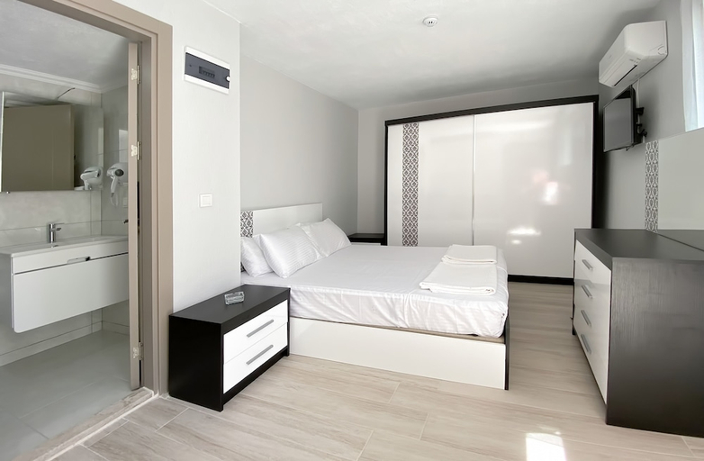 Living area:1000px 3, Azize Palas Apart, Çeşme