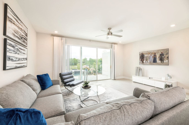 Living area, The Tranquil Townhome - Elegant Townhome in Reunion Resort, Osceola