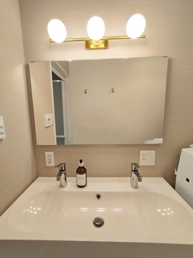Bathroom 4, Luna, Osaka