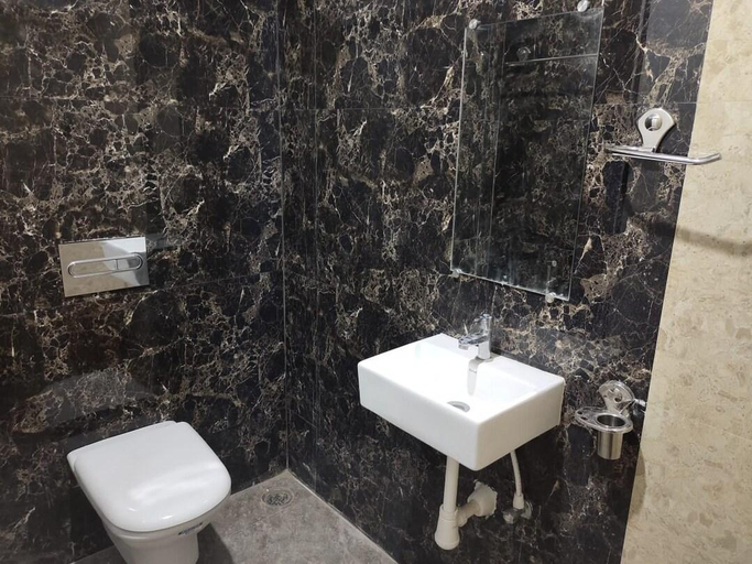 Bathroom 4, Venster Residency, Thiruvallur