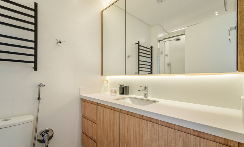 Bathroom, Apt w/ Barbecue Grill 50 m from the Beach DOI0203, Florianopolis