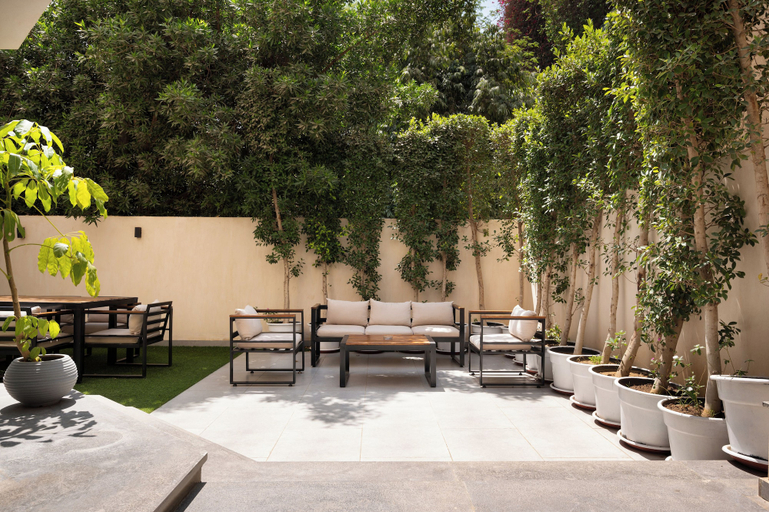 Outdoor dining 3, Lovely Home at Elevens by Spacey #33, Al-Ma'adi