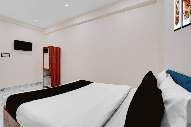 Room 4, OYO 840189 Vijay Shree Marriage Hall, Gopalganj