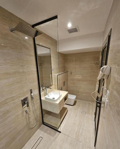 Bathroom 3, Alrafahya Crown, Riyadh