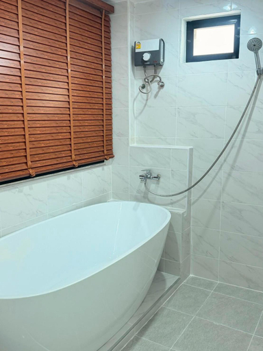 Bathroom, Cozy House - Bangsaen Beachfront Accommodation, Muang Chon Buri