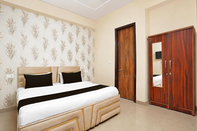 Room 4, Hotel O Sector 51 Metro Station Noida, Gautam Buddha Nagar