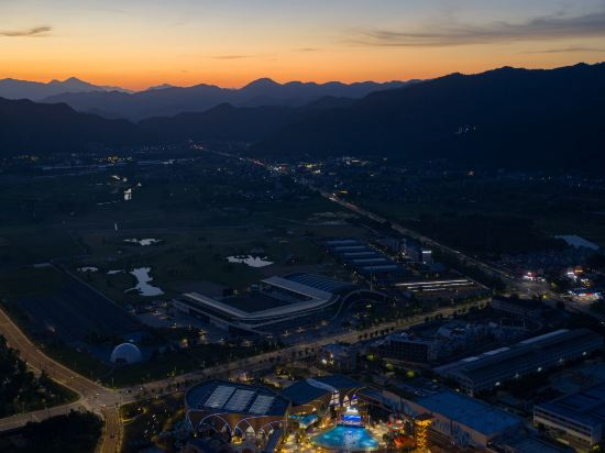 Hotel Exterior 3, Tonglu Senbo Nature Park & Resort Hotel, Hangzhou