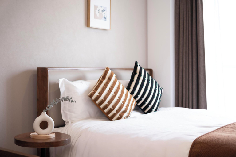 Room 3, The Peak Osaka Bay, Osaka