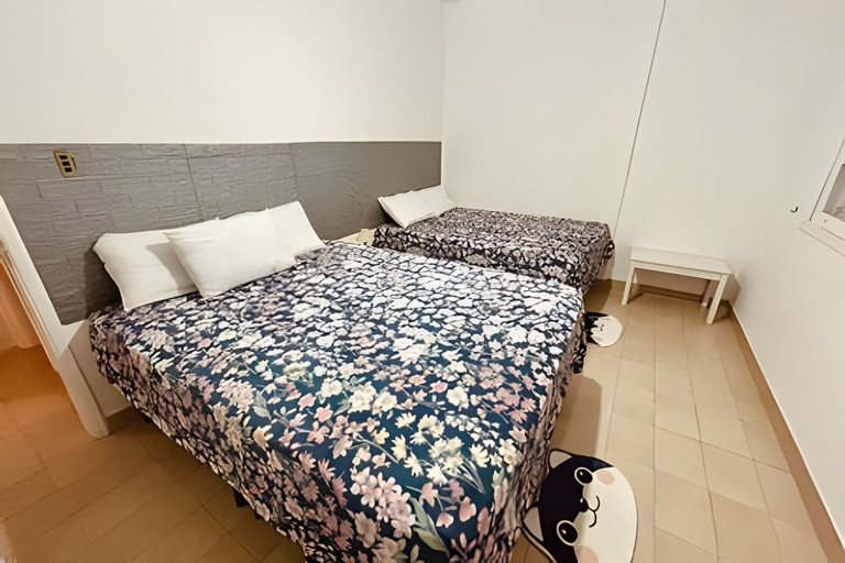 Room 2, SHB - Familia Praia Comércios, Santos
