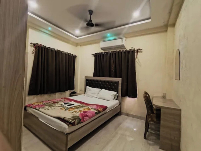 Room 5, FabHotel Galaxy Guest House, Kolkata