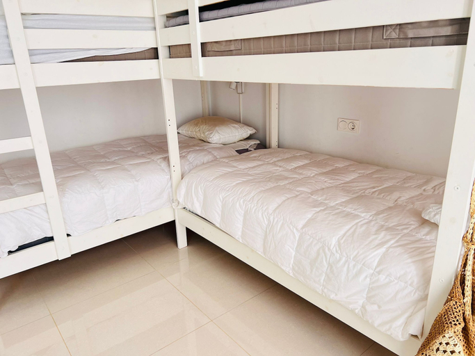 Room 4, Groundfloor Zenia Beach Private Pool, Alicante
