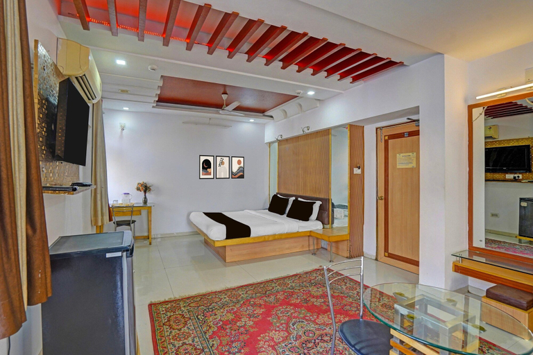 Room 4, Classic Hotel Vrundavan Residency, Vadodara