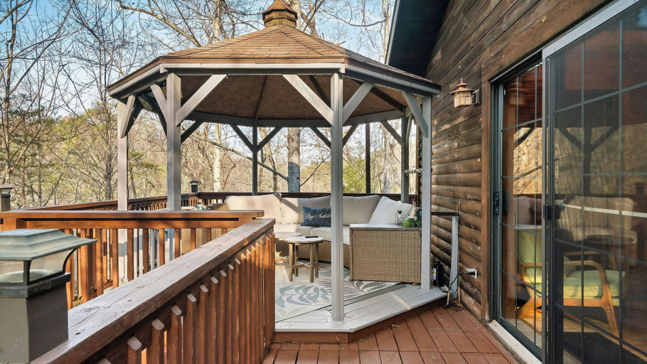 Sundeck 5, Happy Trails by Avantstay Wraparound Deck + Hot Tub Near Dollywood + Pigeon Forge, Sevier