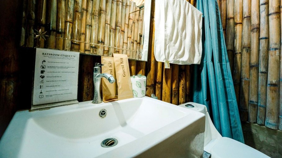 Bathroom 2, Balai sa Bundok Bolinao, Bolinao