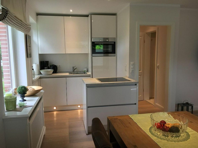 Private kitchen 4, Holiday Apartment With 1 Bedroom, Nordfriesland