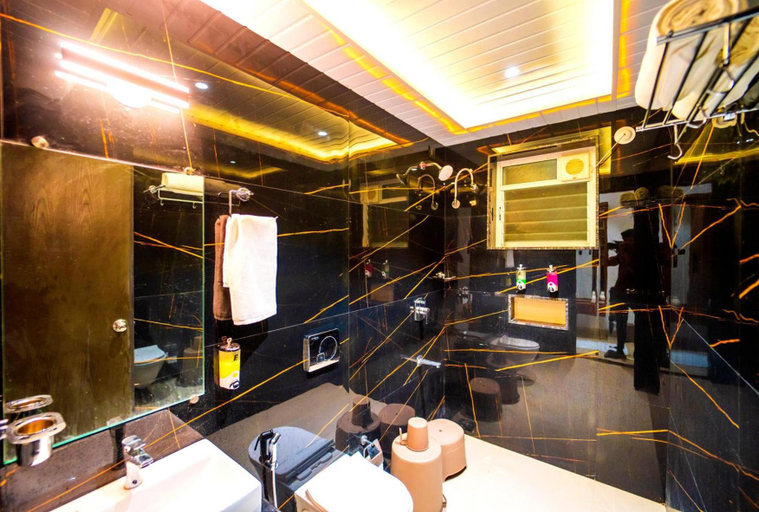 Bathroom 3, SpicyMango Canvasand Resort Near Nagaon Beach, Raigarh