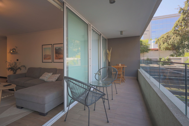 Terrace/patio 4, Modern 2BR Apartment in Las Condes, Santiago
