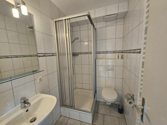 Bathroom 2, Holiday Apartment With 1 Bedroom, Ostholstein