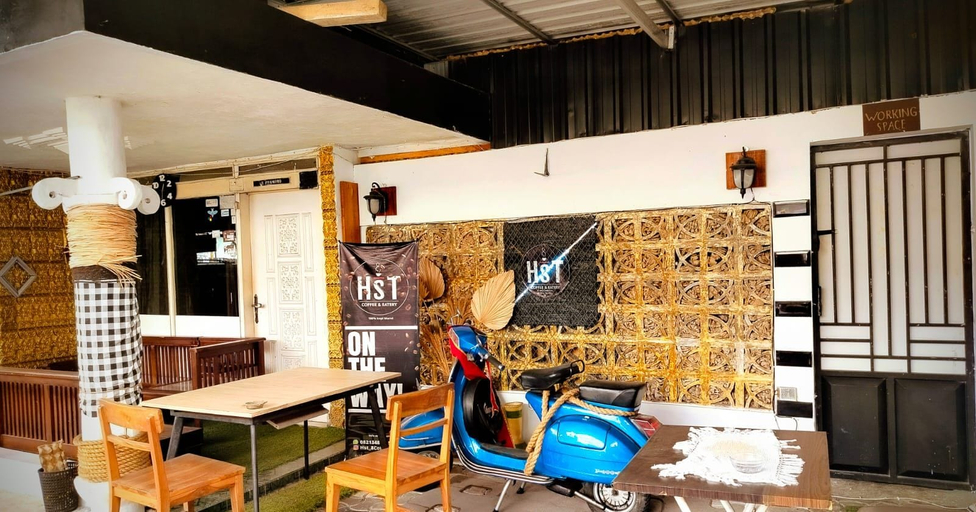 Lobby sitting area, HST Coffee and Homestay Wonosobo, Wonosobo