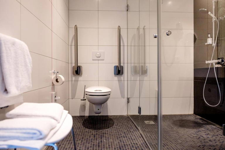 Bathroom 5, Motel One München-Parkstadt Schwabing, München