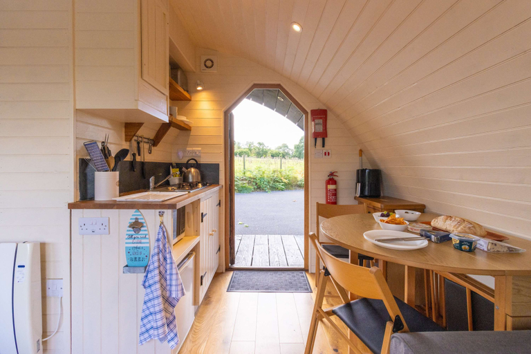 Room 1, Cosy Glamping Pod Near Garth With River Views, Powys