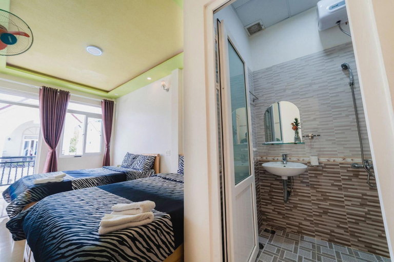 Bathroom 5, Cherry House Dalat at Anh Phuong Hotel, Đà Lạt