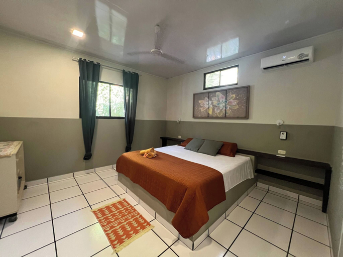 Room 3, Private Jungle Retreat w Lagoon, Walk to Beach, Talamanca