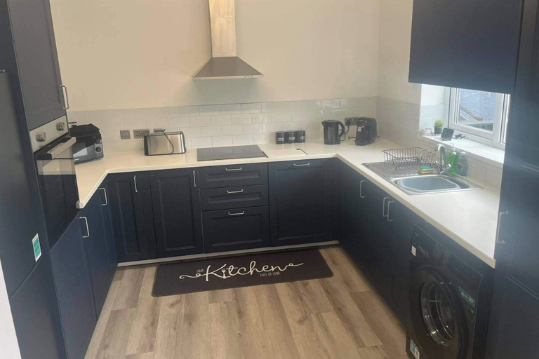 Private kitchen, The 139 Sleeps 5 - Garden - Free Parking, East Sussex