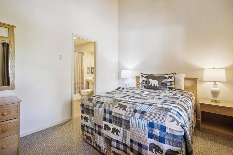 Bedroom 3, Cedarbrook Two bedroom Suite 20304, Windsor