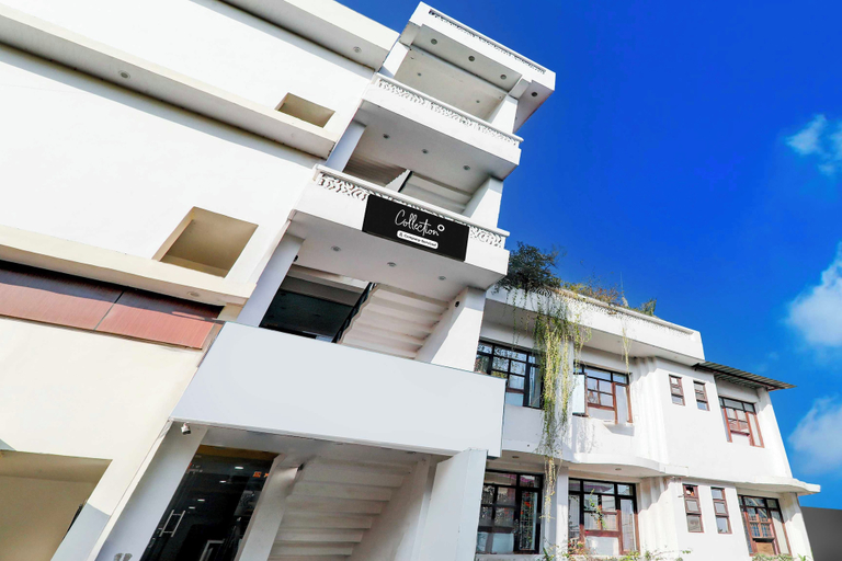 Exterior detail 4, Collection O Insaf Nagar Munshipuliya, Lucknow