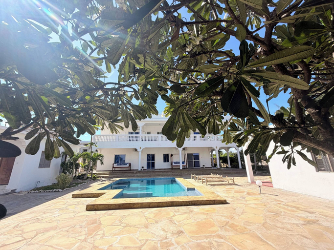Pool 3, White Villa Watamu With Pool & sea View & Access, Kilifi North