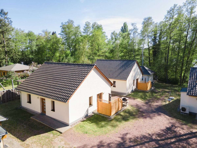 Primary image, B 2 Directly at Lake Netzen, Potsdam-Mittelmark