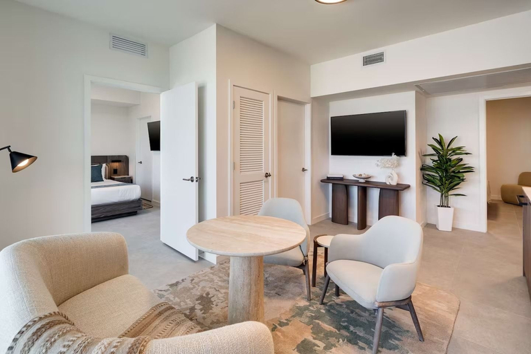 Room 4, 72 Park by Mia Casa, Miami-Dade