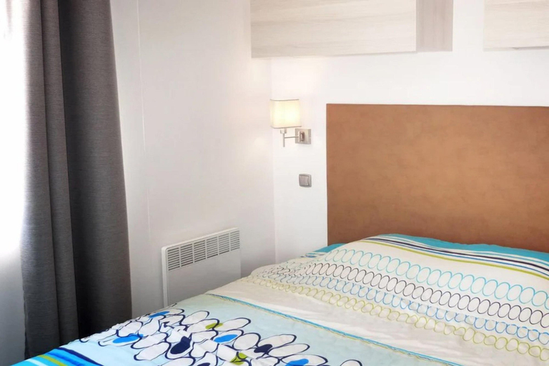 Room, Hyeres Stay Near the Beach, Var
