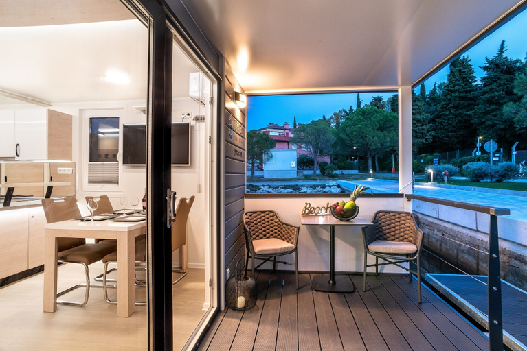 Balcony 4, Dream Houseboat by the sea With Whirlpool, Piran