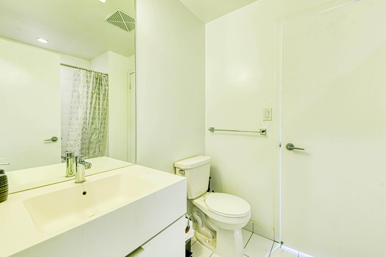 Bathroom, StayToronto - Terrace 21 Apartments, Toronto