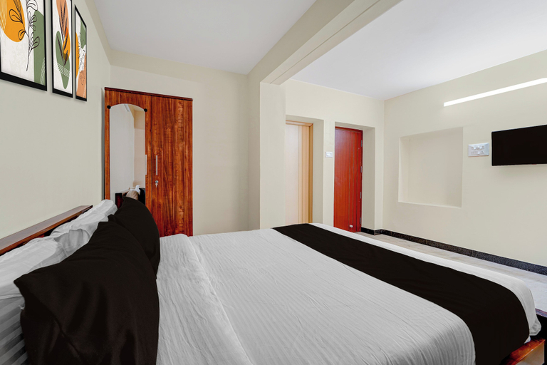 Room 2, Super Townhouse Saibaba Colony Bus, Coimbatore