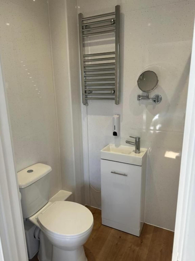 Bathroom 3, Cedarwood B&B, North Somerset