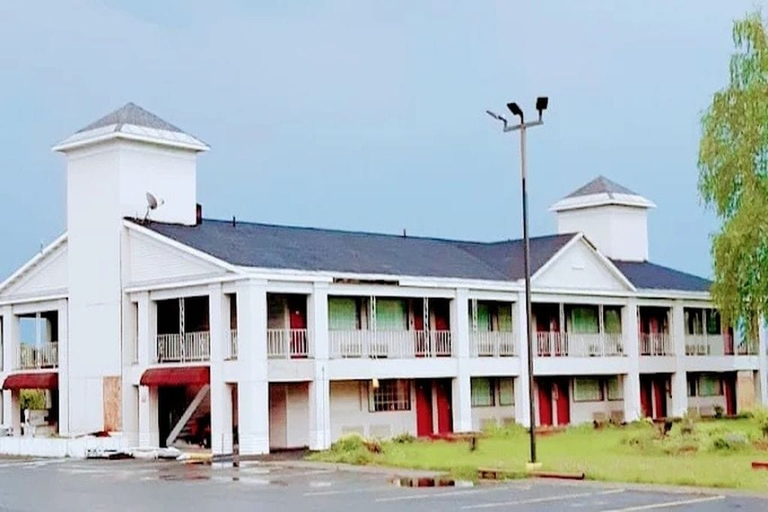Exterior & Views 2, 21B Motel, Greene